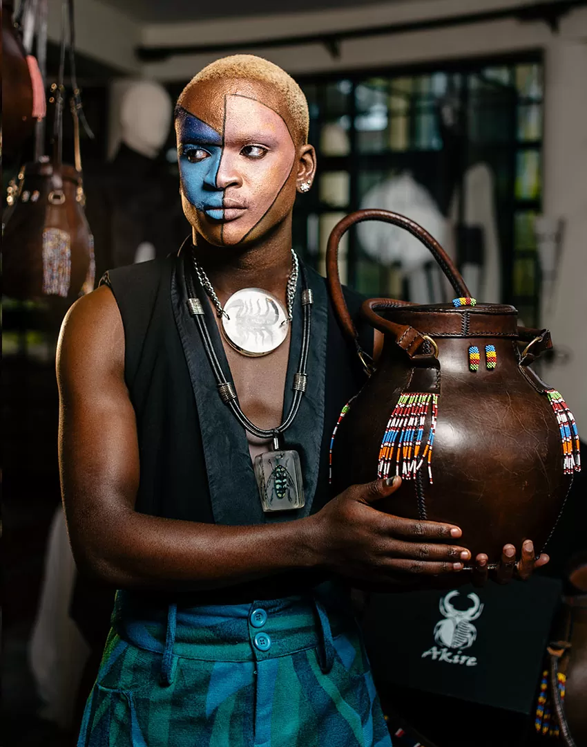 Akiduwang-Set-Front-Carry